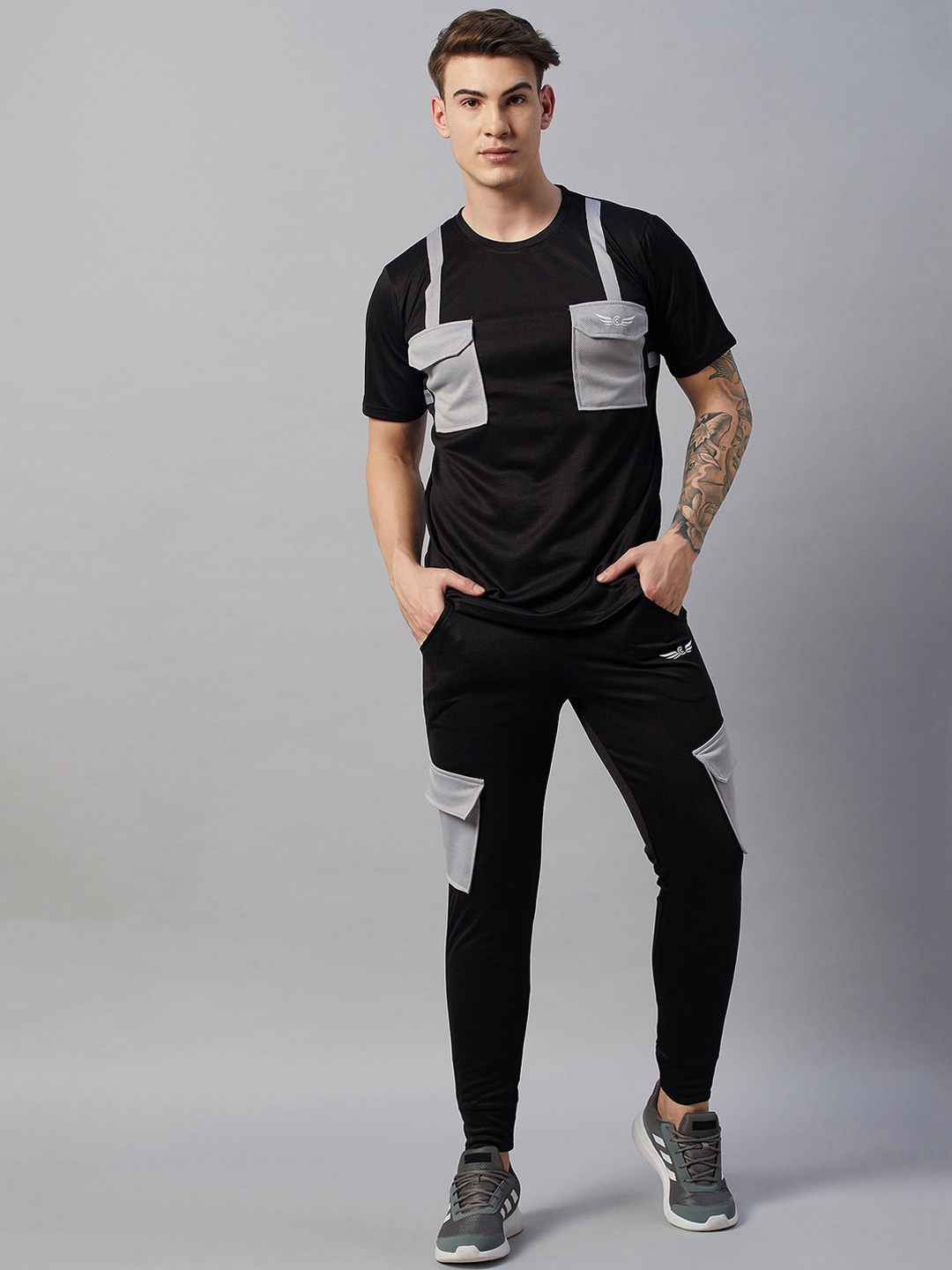 CHROME & CORAL Men Pocket Detailed Tracksuit, Black