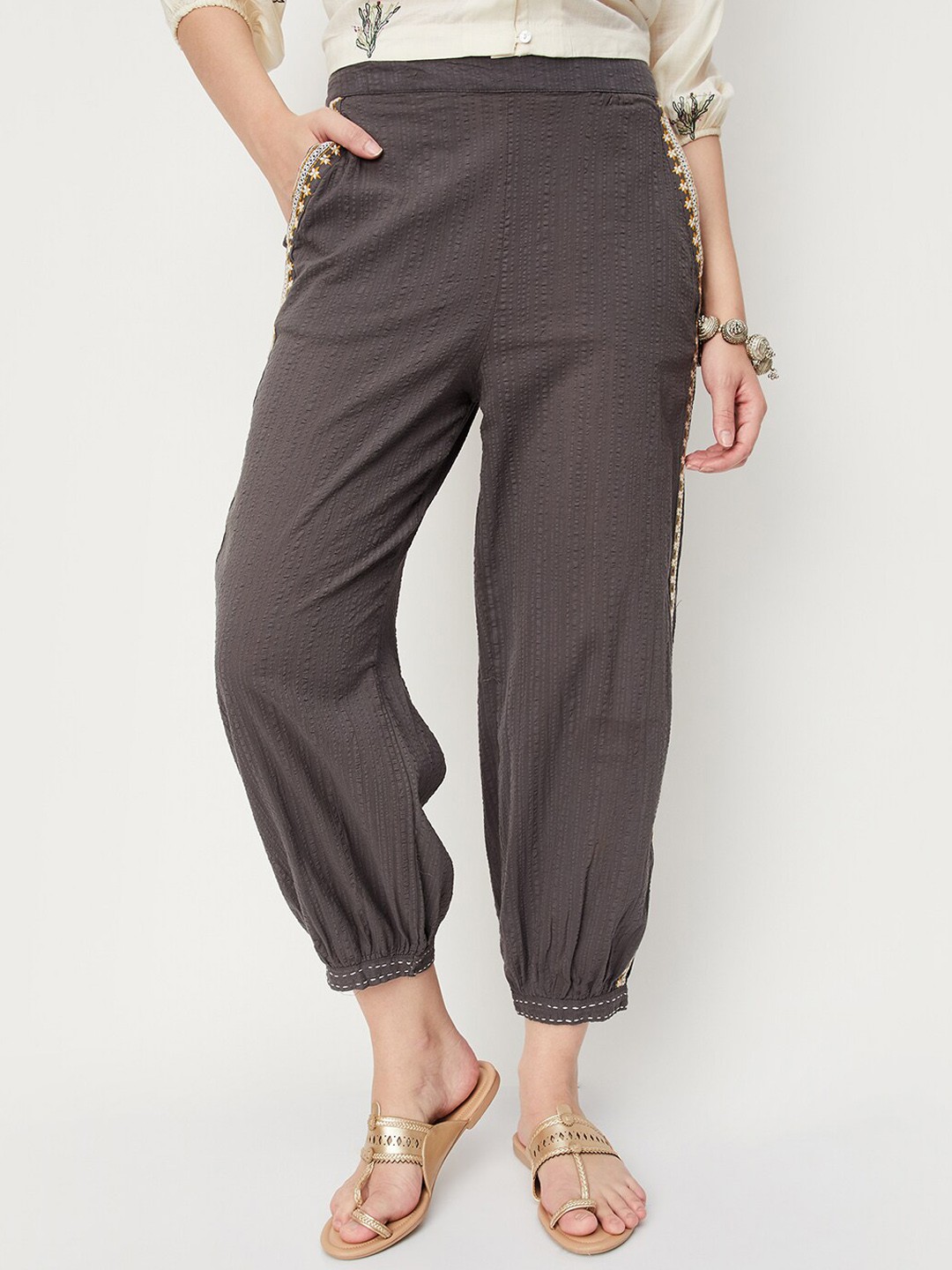 

max Women Mid-Rise Cropped Pure Cotton Trousers, Grey