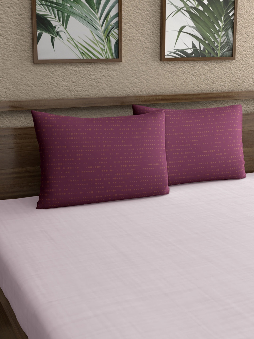 

Dreamscape Maroon 2-Pieces Geometric Printed 140 TC Pure Cotton Pillow Covers