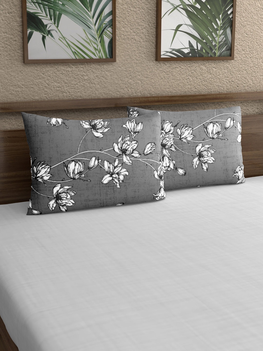 

Dreamscape Grey & White 2-Pieces Floral Printed 140 TC Pure Cotton Pillow Covers