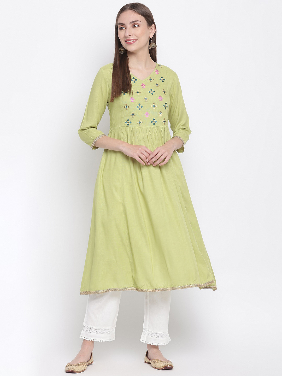 

IMARA Embroidered V Neck A Line Thread Work Kurta, Green