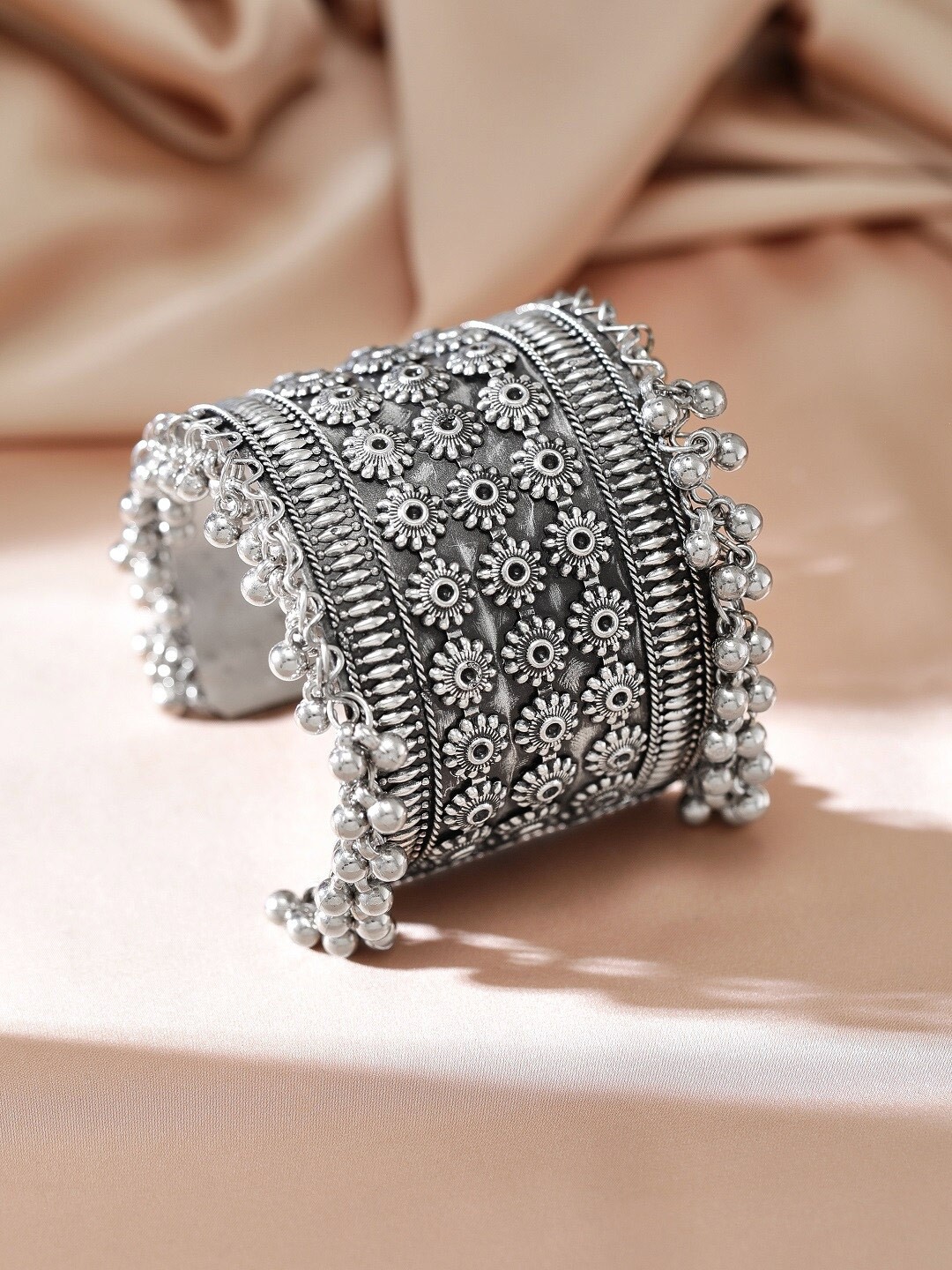 

Rubans Rhodium-Plated Oxidized Brass Kada Bracelet, Silver