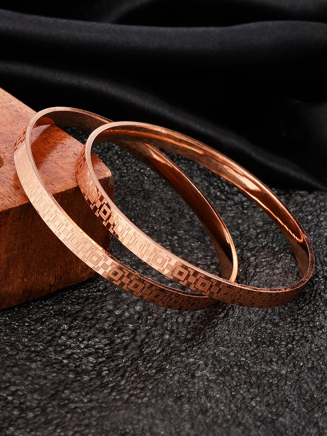 

Shoshaa Set Of 2 Rose Gold-Plated Bangles