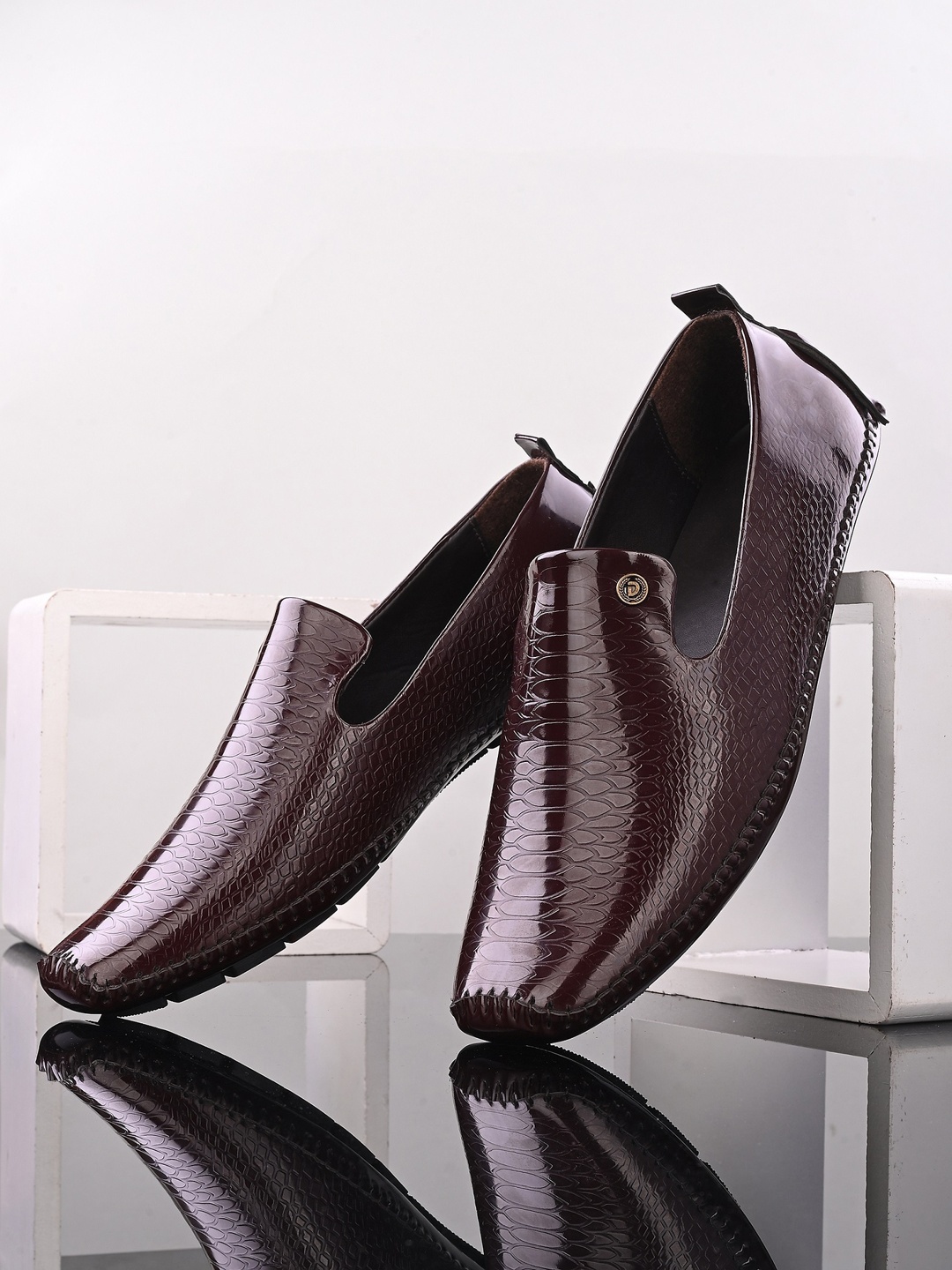 

MENGLER Men Textured Padded Basics Mojaris, Tan