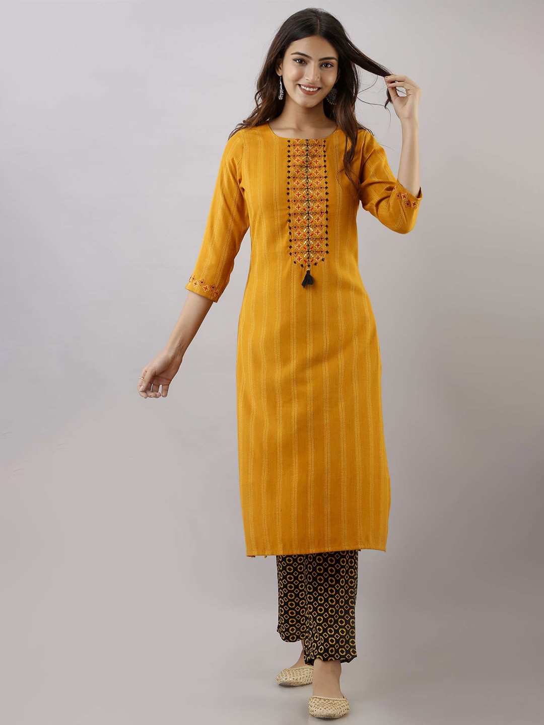 

Spera Striped Kantha Work Regular Kurta With Trousers, Mustard