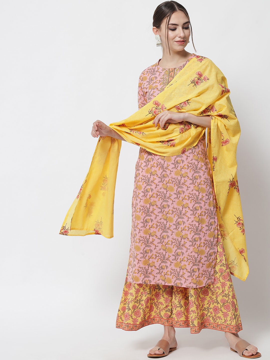 

Spera Floral Printed Regular Zardozi Kurta With Palazzos & Dupatta, Peach