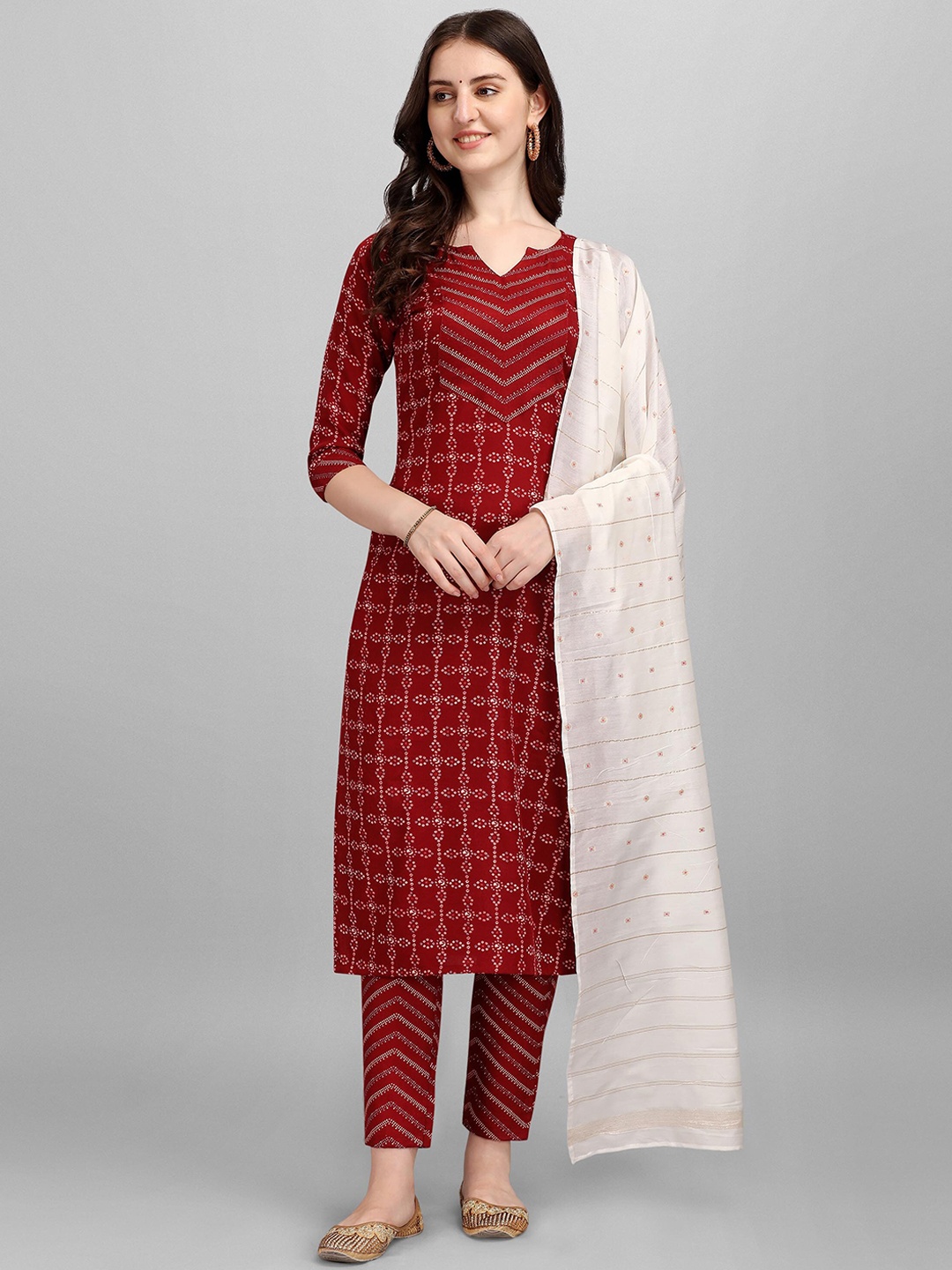 

FAVRIZ Bandhani Printed Kurta with Trousers & Dupatta, Maroon