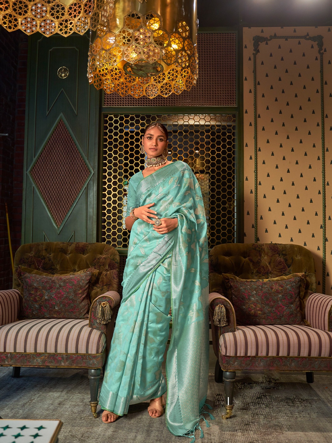 

Mitera Floral Woven Design Zari Saree, Sea green