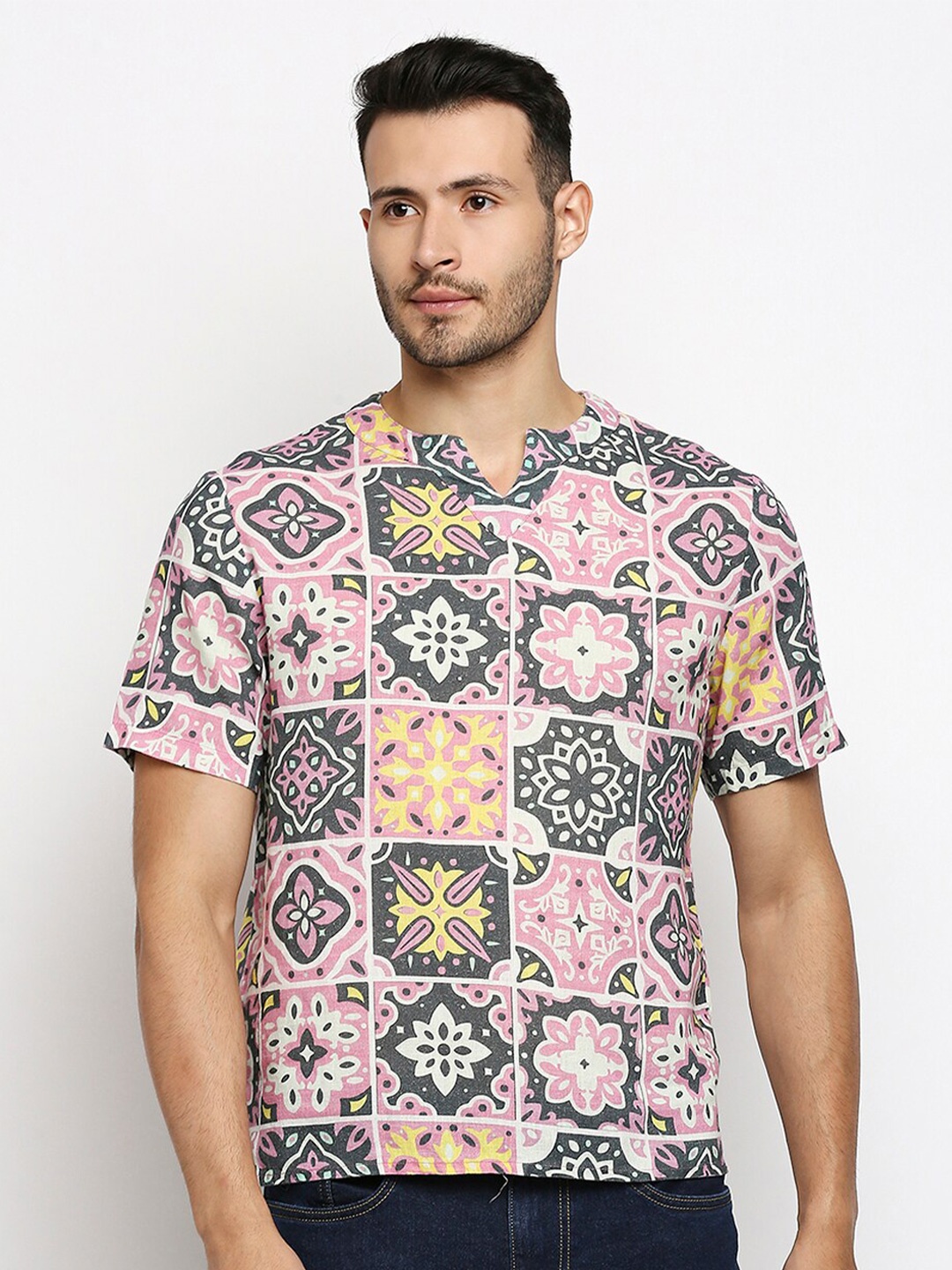 

MOD ECRU Tribal Printed V-Neck Slim Fit T-shirt, Purple