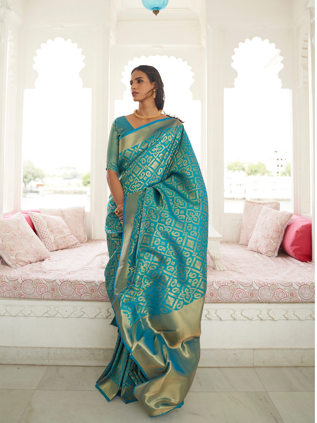 

Mitera Ethnic Motifs Woven Design Zari Saree, Turquoise blue