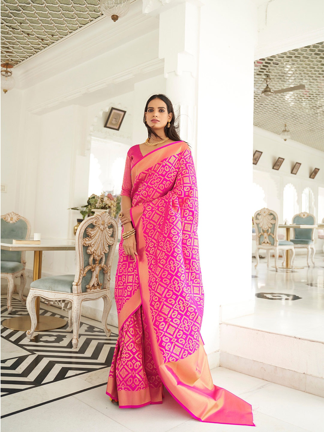 

Mitera Ethnic Motifs Zari Saree, Magenta