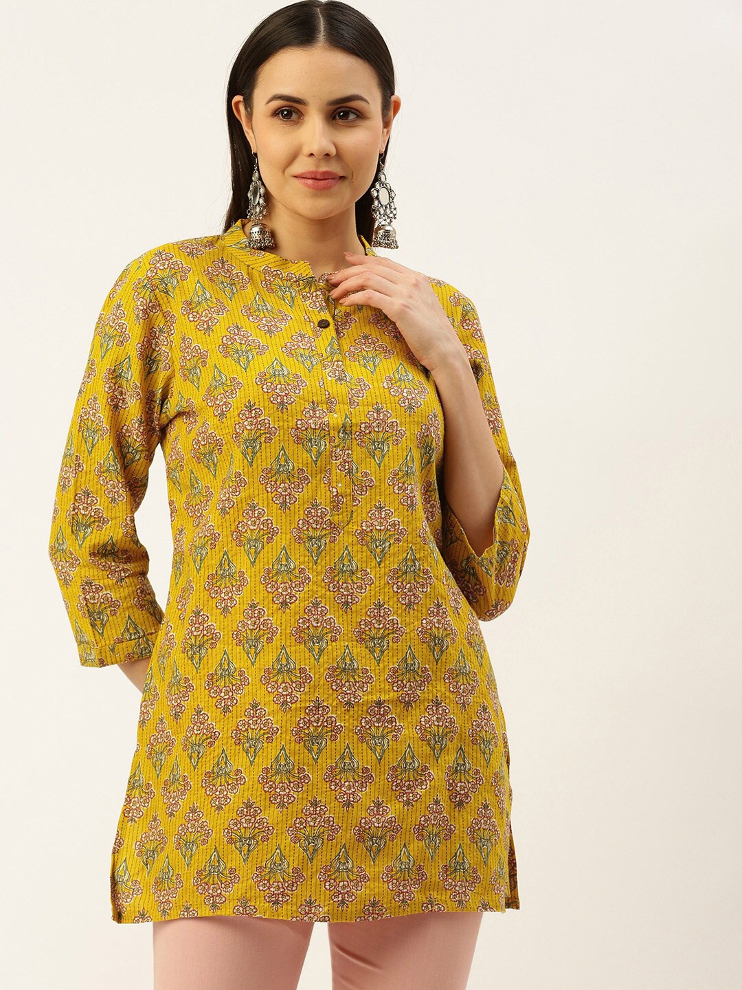 

RACHNA Yellow Floral Printed Kurti