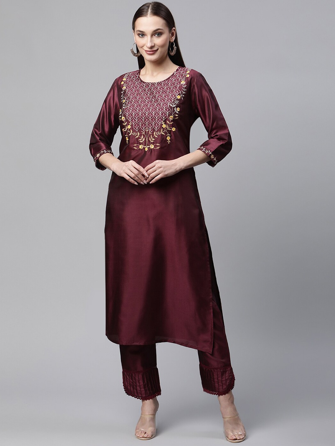 

Sringam Floral Yoke Design Thread Work Regular Kurta With Trousers, Purple