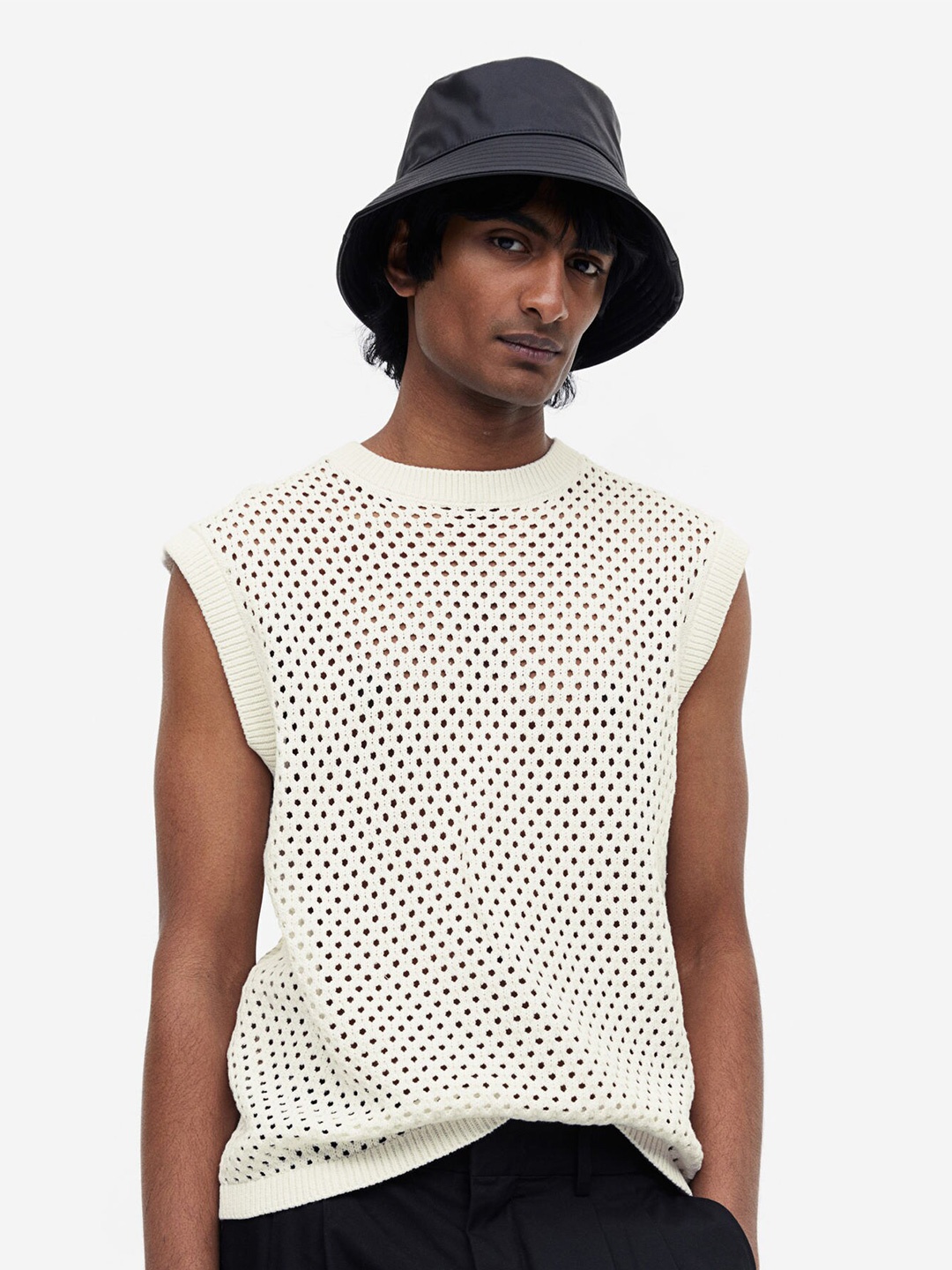 

H&M Men Regular Fit Hole-Knit Sweater Vest, White