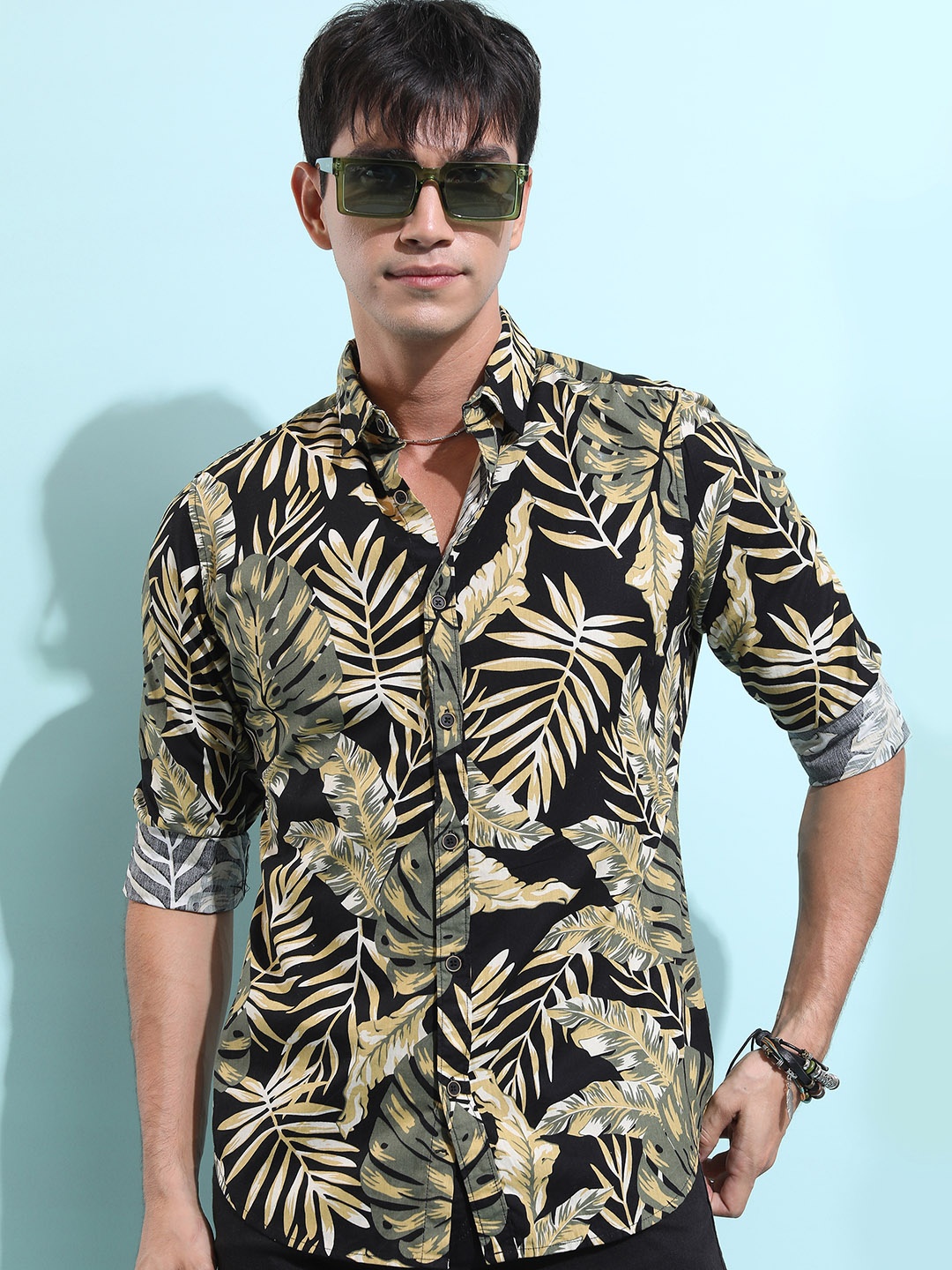 

HIGHLANDER Tropical Printed Slim Fit Opaque Cotton Casual Shirt, Black