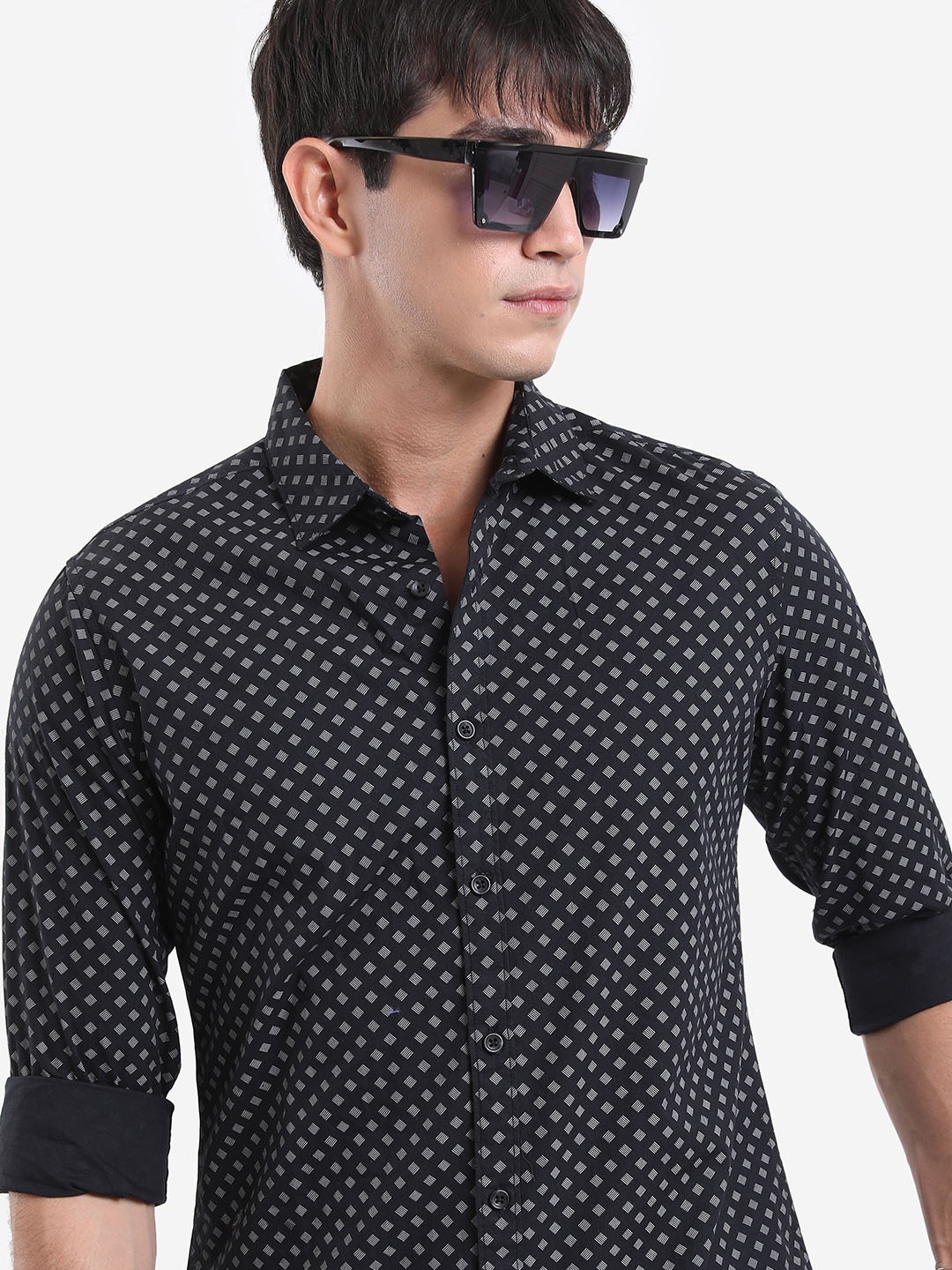 

HIGHLANDER Micro Ditsy Printed Slim Fit Opaque Cotton Casual Shirt, Black