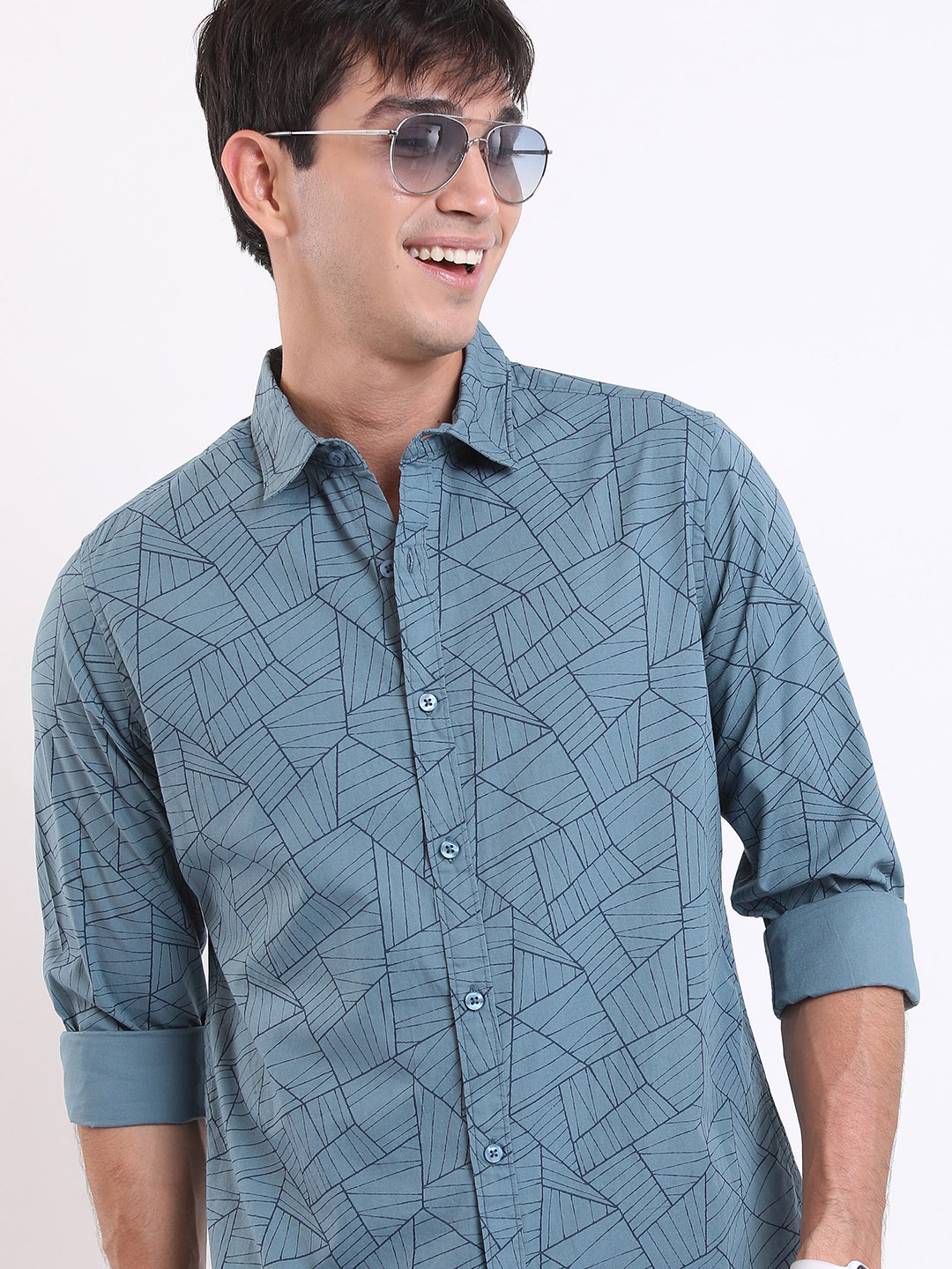 

HIGHLANDER Geometric Printed Slim Fit Opaque Cotton Casual Shirt, Blue