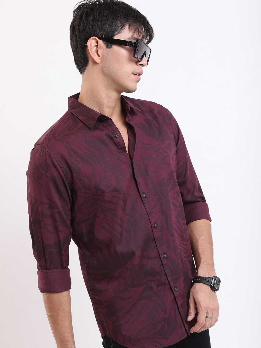 

HIGHLANDER Tropical Printed Spread Collar Cotton Slim Fit Casual Shirt, Burgundy