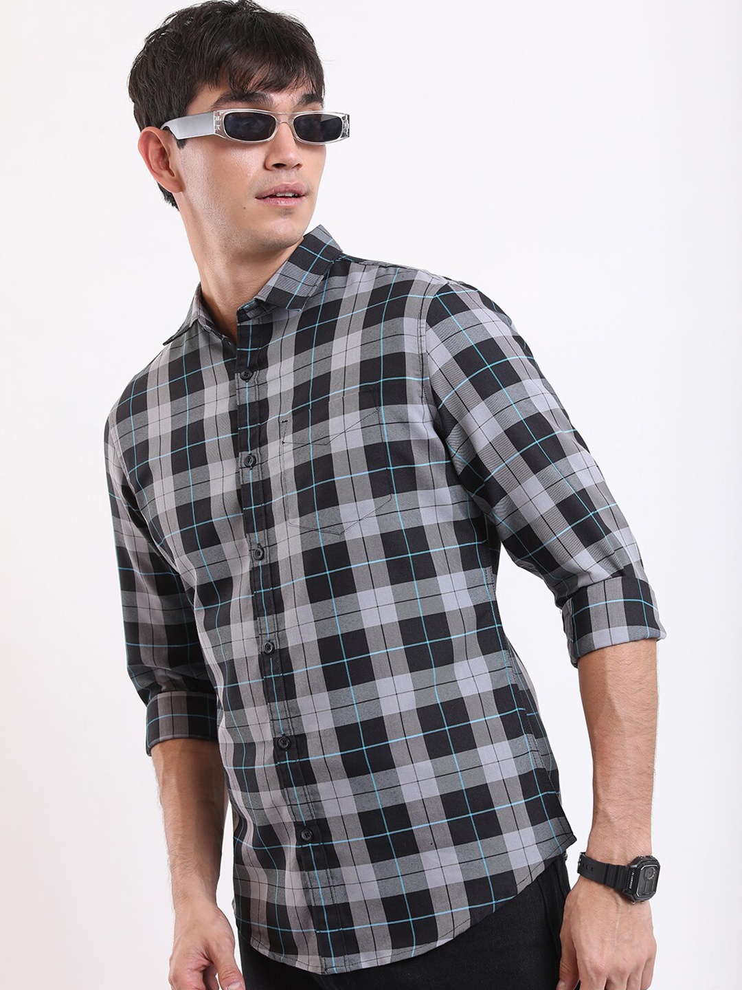 

HIGHLANDER Grey & Black Checked Long Sleeves Slim Fit Casual Shirt