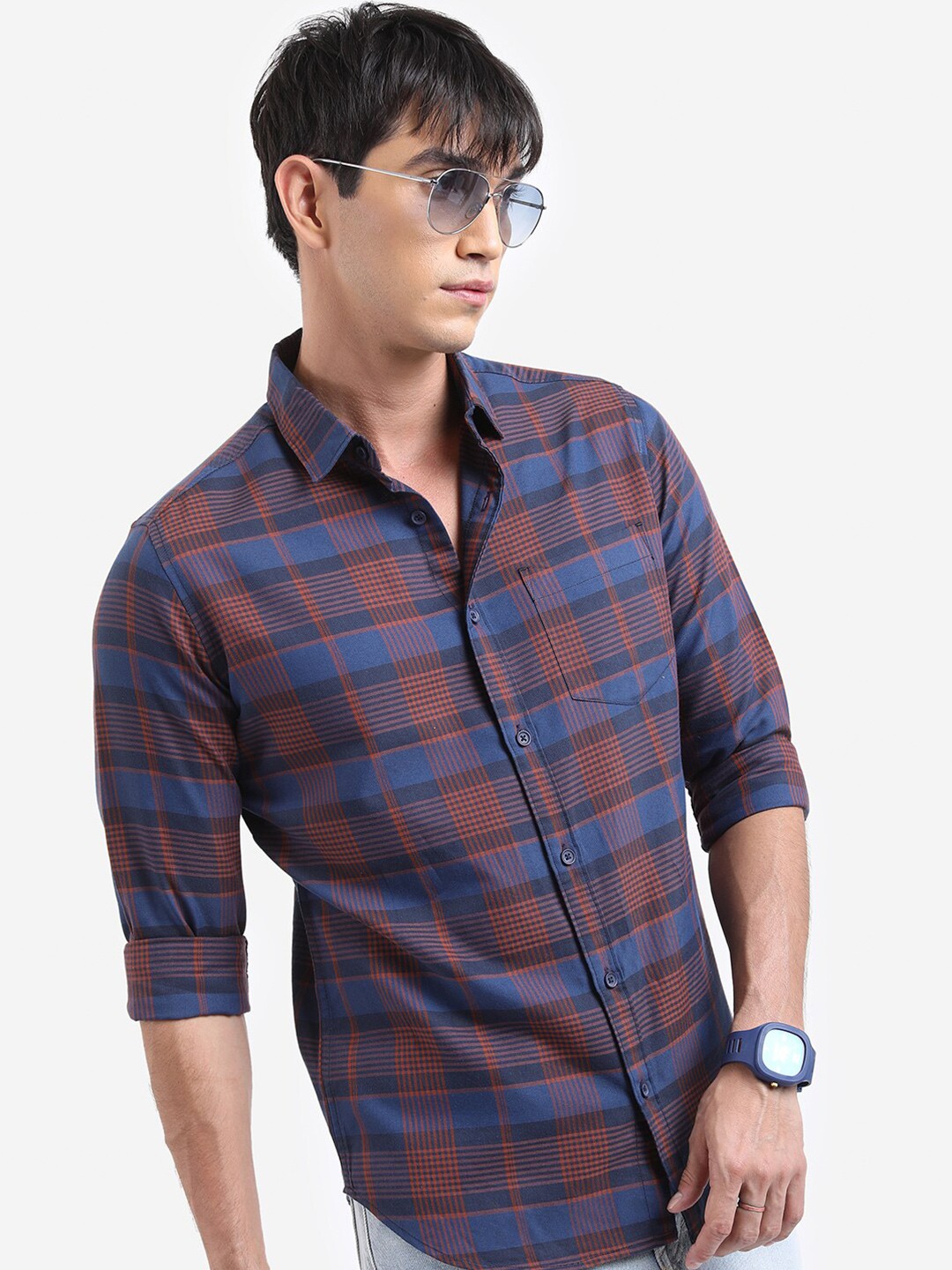 

HIGHLANDER Navy Blue & Red Checked Long Sleeves Slim Fit Casual Shirt