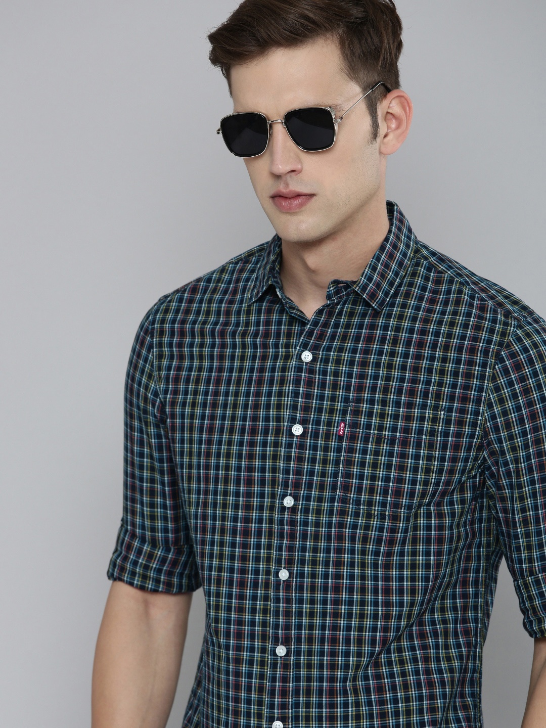

Levis Men Pure Cotton Slim Fit Checked Spread Collar Casual Shirt, Navy blue