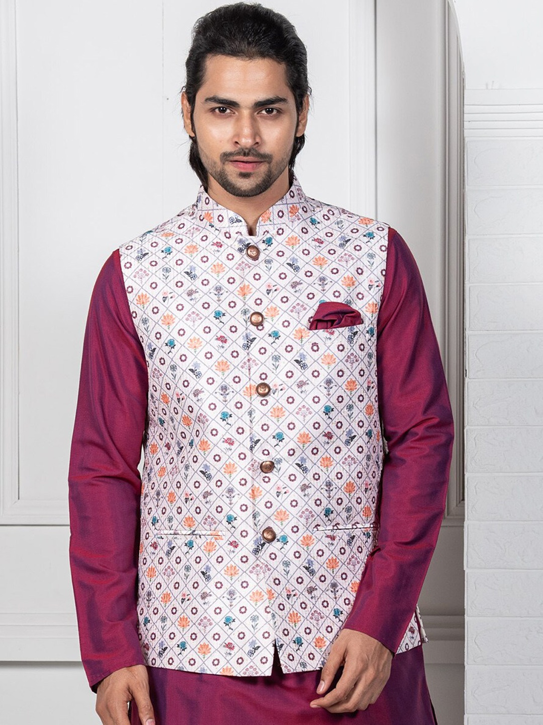 

KISAH Men Printed Mandarin Collar Woven Nehru Jacket With Pocket Square, White