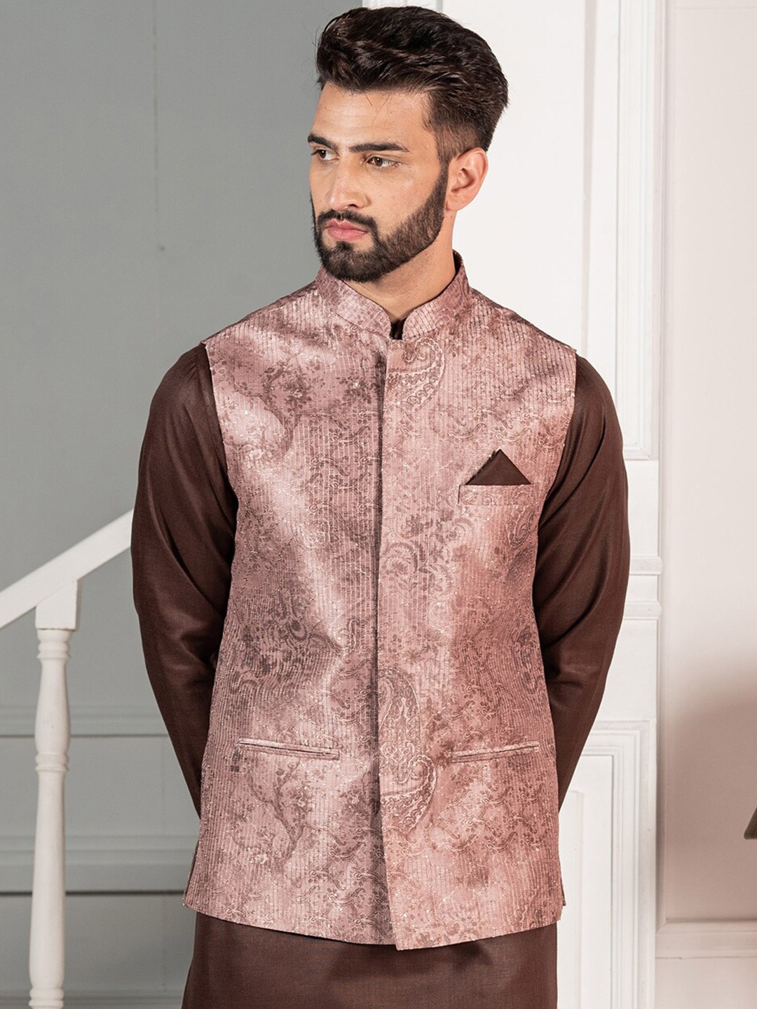 

KISAH Men Printed Mandarin Collar Woven Nehru Jacket With Pocket Square, Brown
