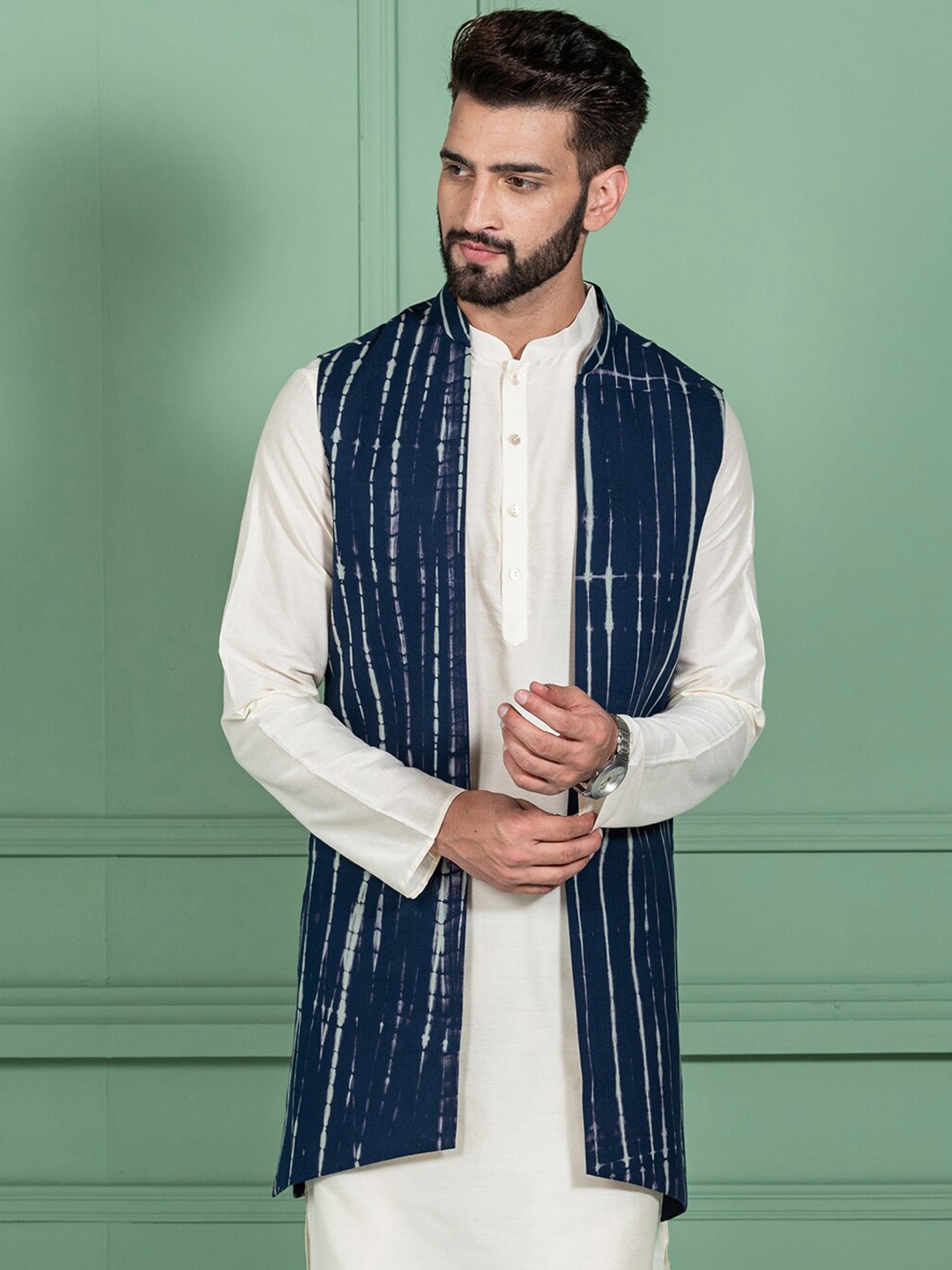 

KISAH Dyed Mandarin Collar Woven Open Front Nehru Jacket, Navy blue