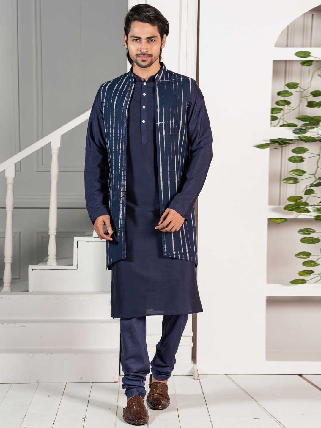 

KISAH Mandarin Collar Kurta with Churidar & Jacket, Navy blue