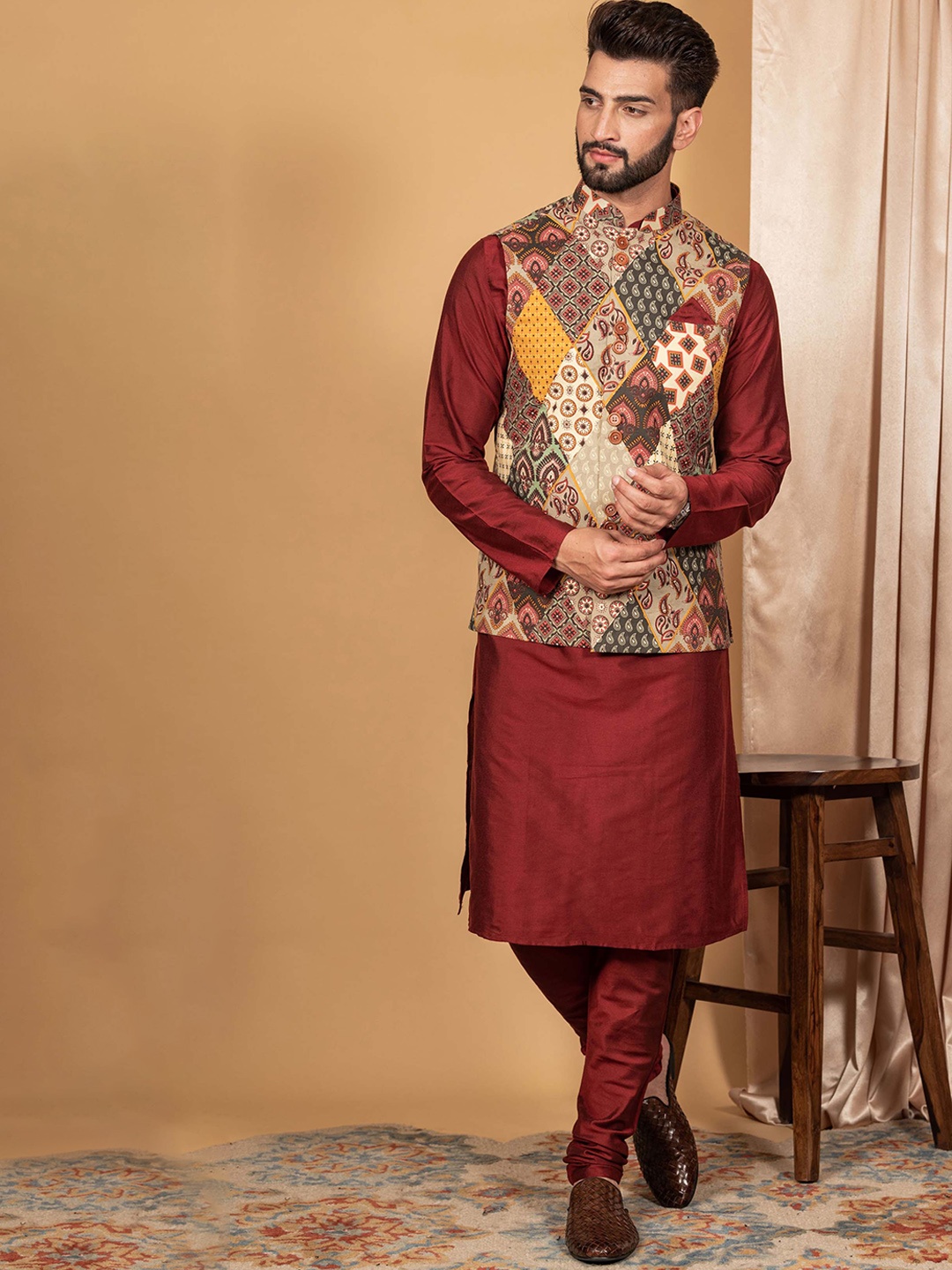 

KISAH Men Abstract Printed Regular Fit Kurta Jacket Churidar Set, Maroon