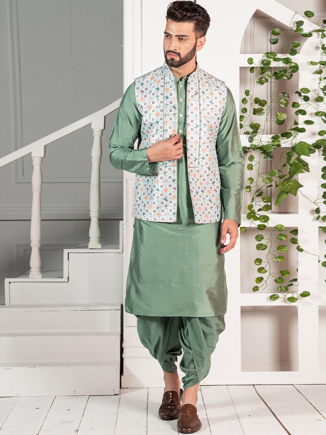 

KISAH Mandarin Collar Kurta With Dhoti Pants & Jacket, Green
