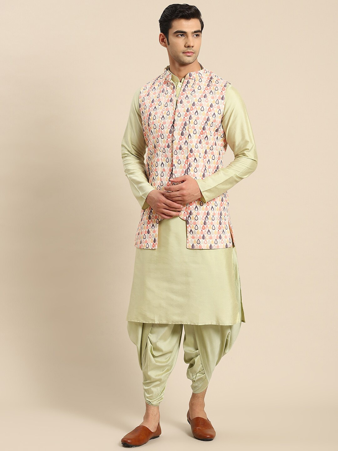 

KISAH Mandarin Collar Regular Kurta With Dhoti Pants & Jacket, Green