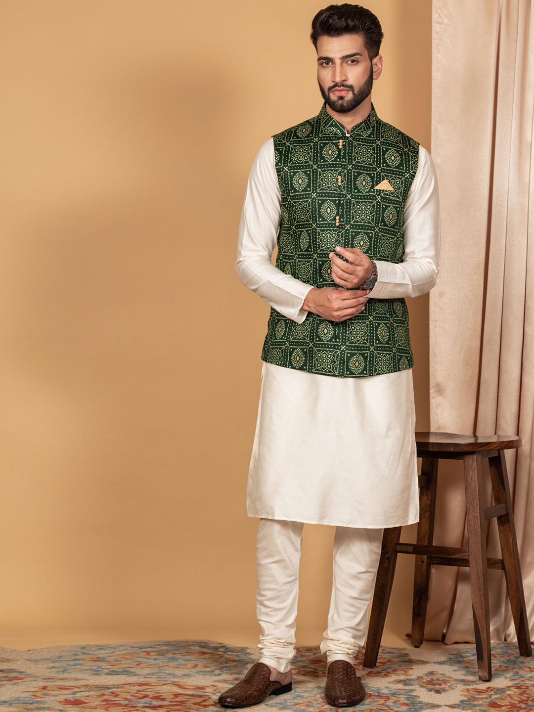 

KISAH Mandarin Collar Kurta With Churidar & Nehru Jacket, Green