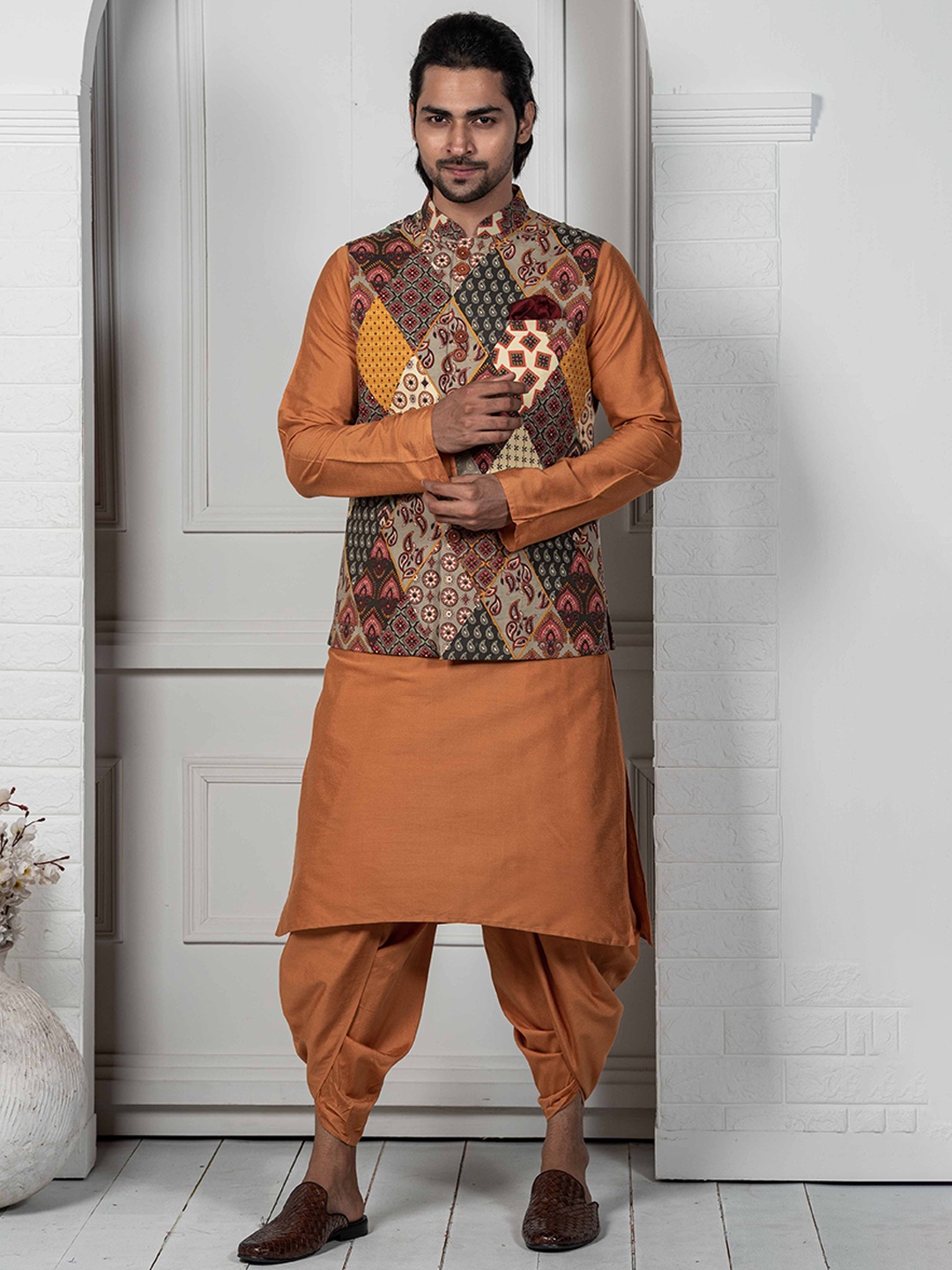 

KISAH Men Mandarin Collar Kurta with Dhoti Pants & Printed Nehru Jacket Set, Brown