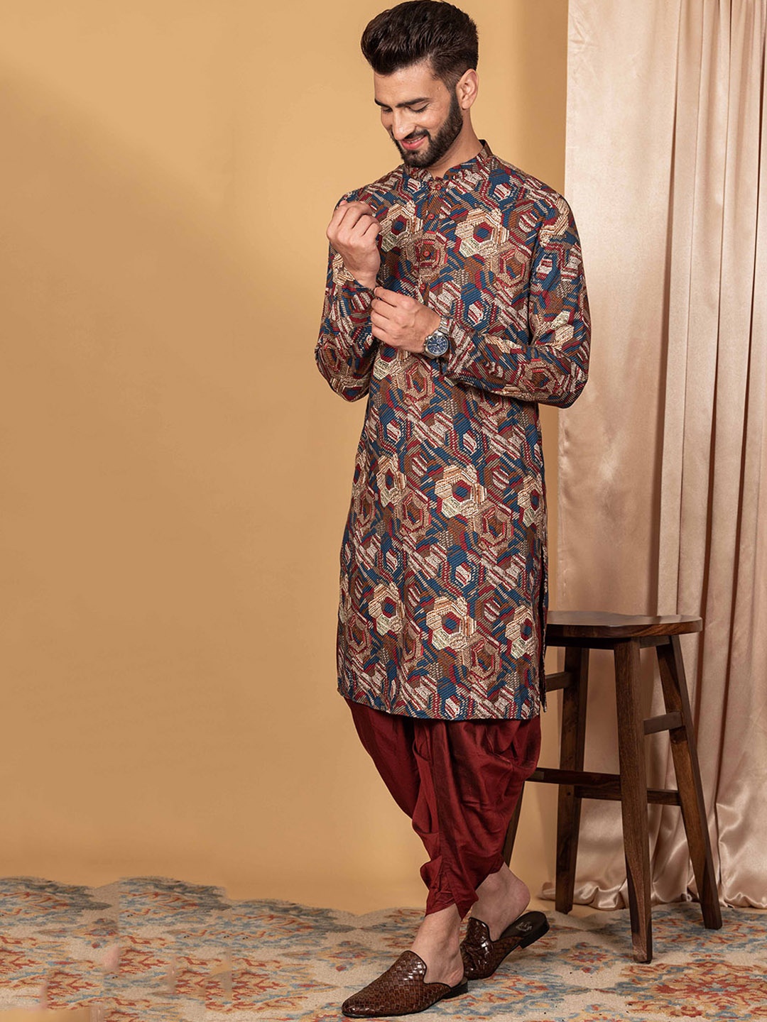 

KISAH Men Printed Regular Fit Abstract Print Kurta Dhoti Set, Maroon