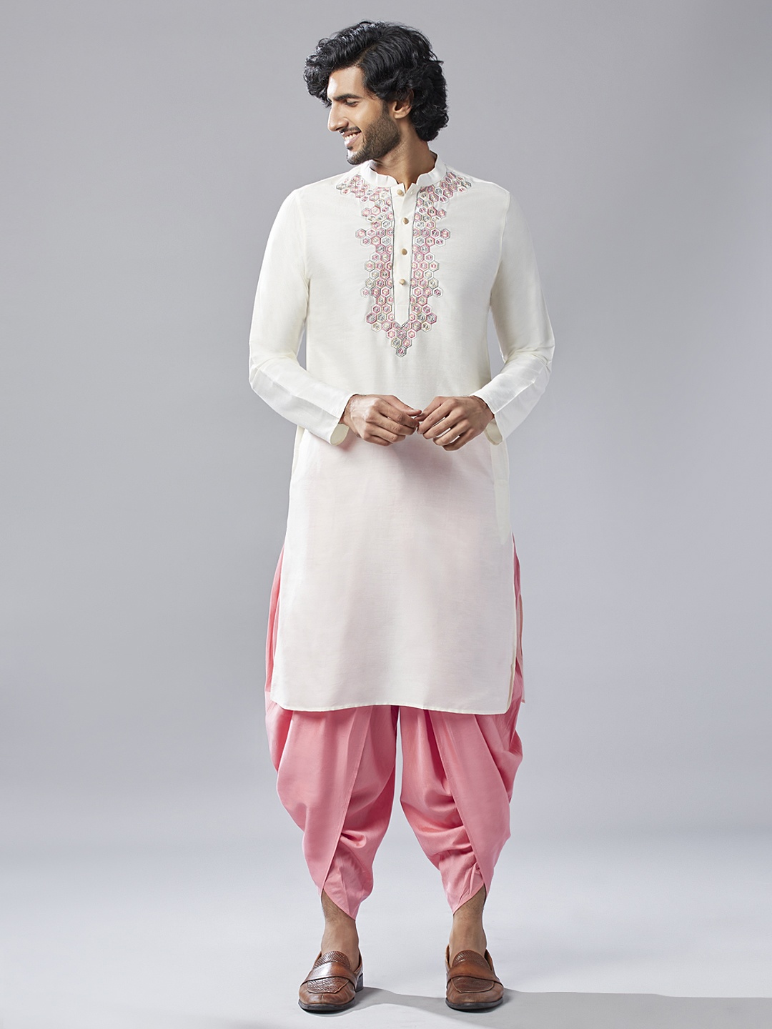 

KISAH Men Geometric Embroidered Mandarin Collar Kurta with Dhoti Pants, White
