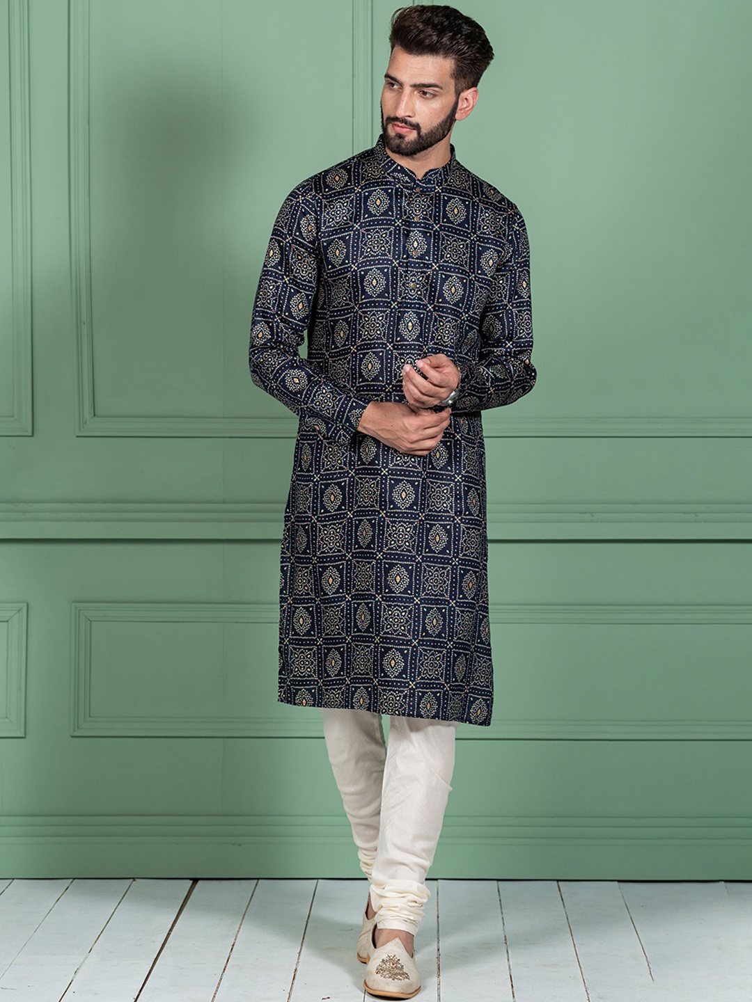 

KISAH Bandhani Printed Mandarin Collar Kurta With Churidar, Navy blue