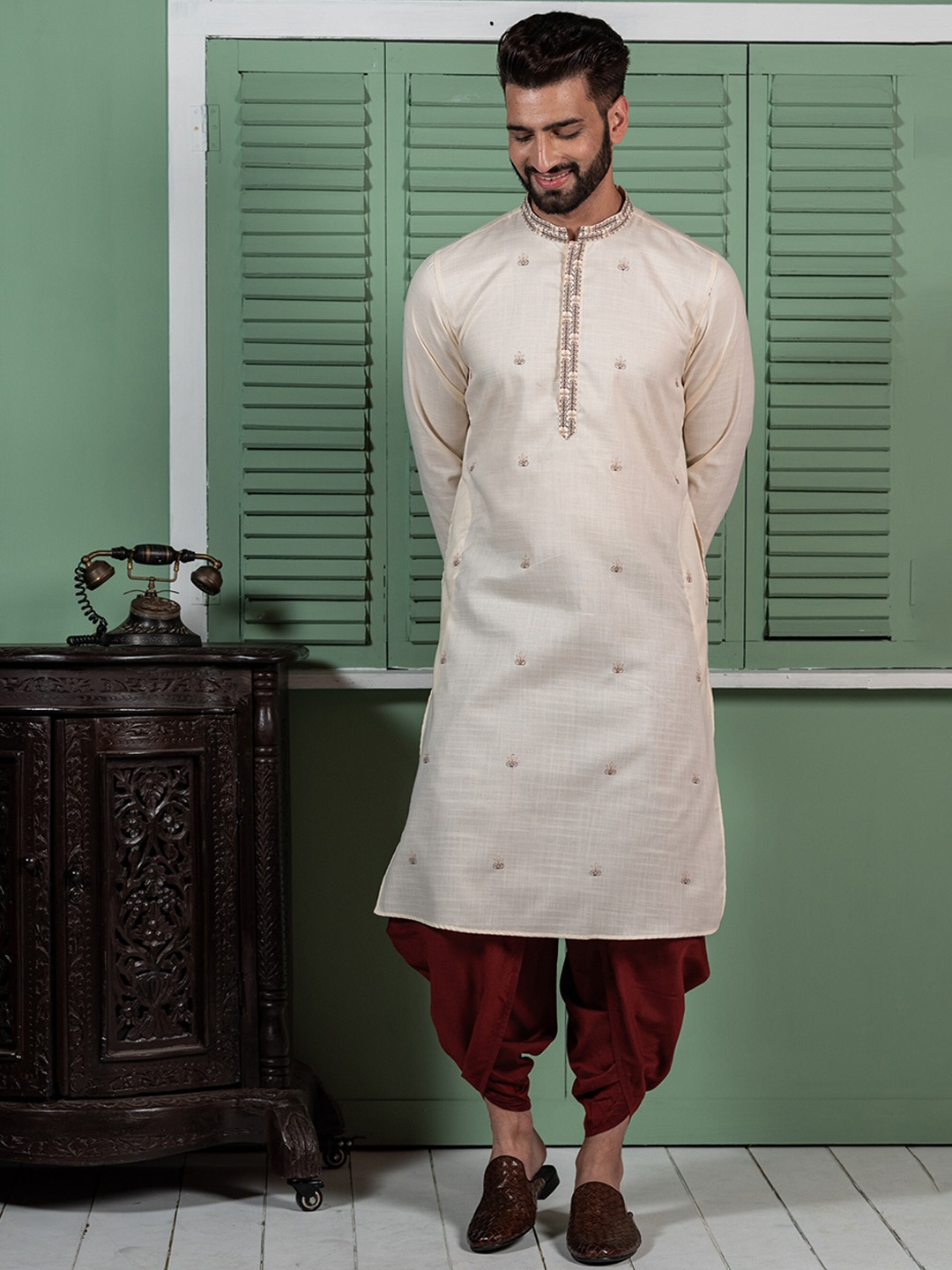 

KISAH Ethnic Motif Embroidered Mandarin Collar Thread Work Kurta With Dhoti Pants, White