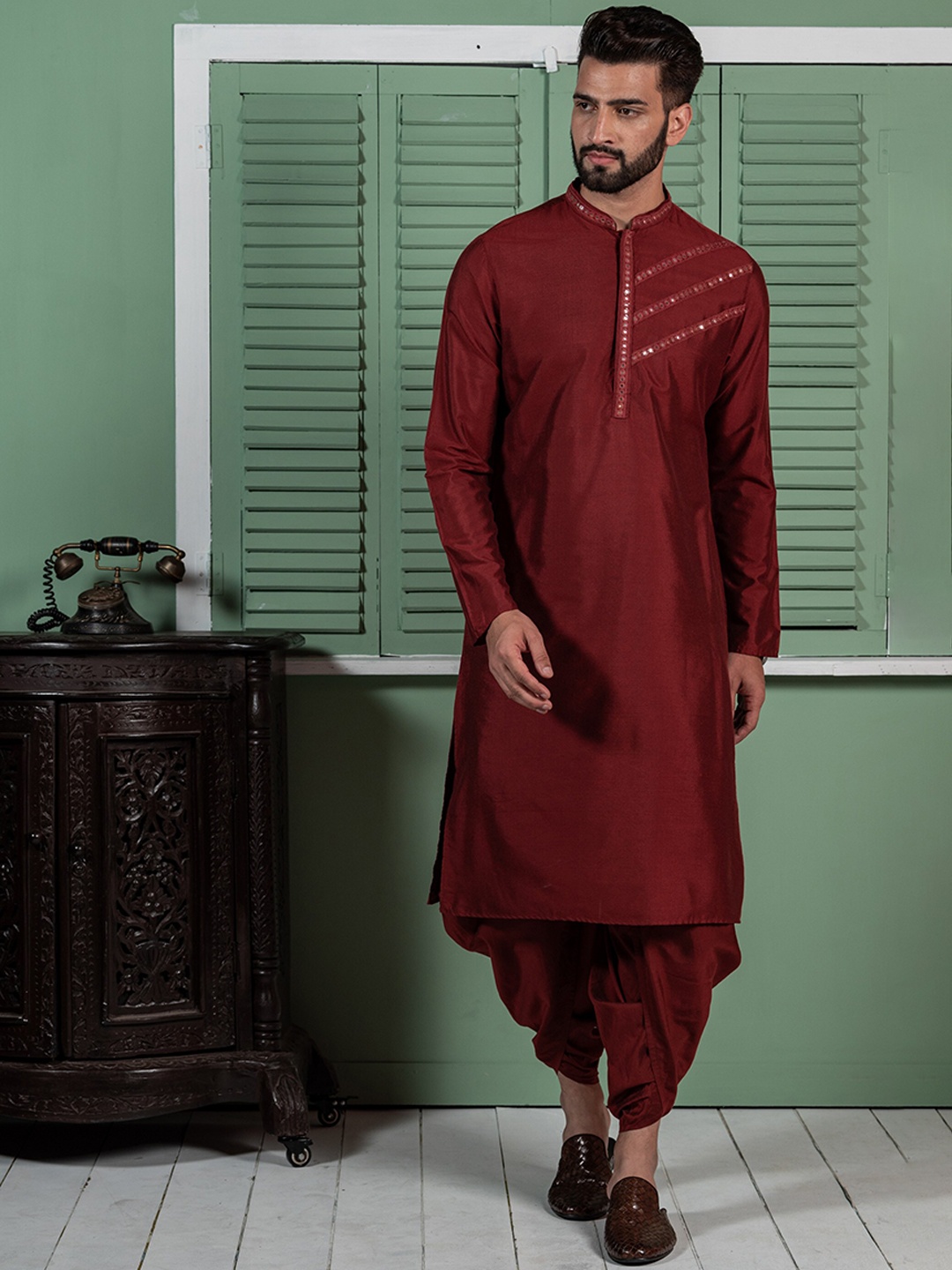 

KISAH Mirror Work Mandarin Collar Regular Kurta With Dhoti Pants, Maroon