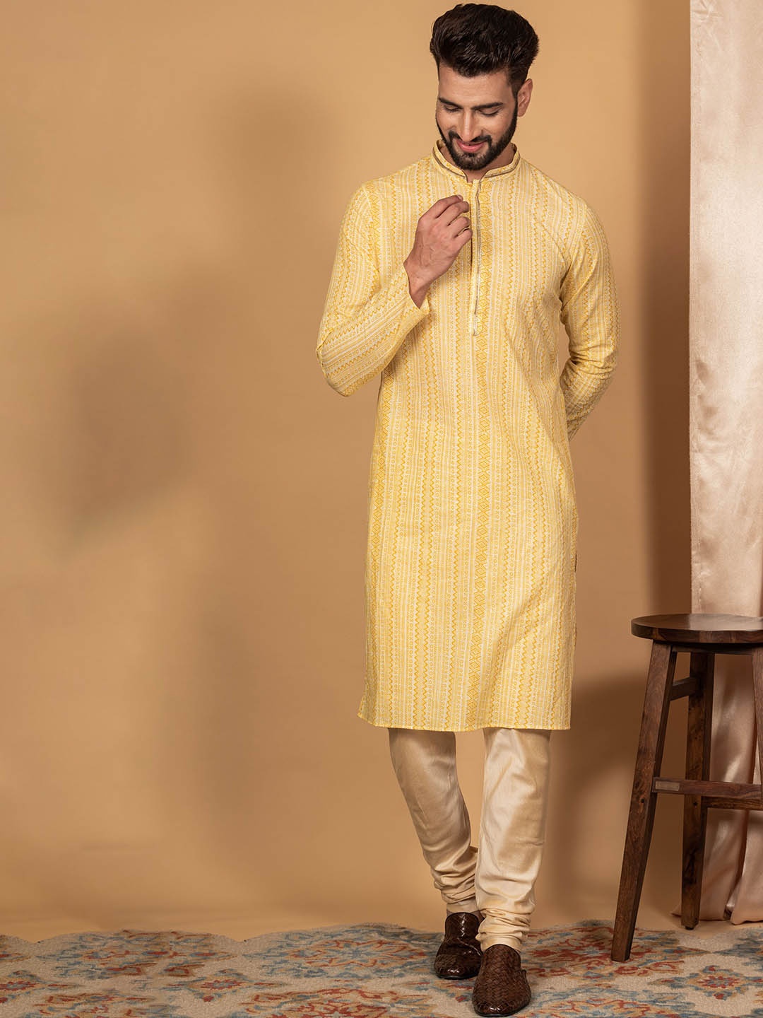 

KISAH Geometric Printed Mandarin Collar Regular Kurta With Churidar, Yellow