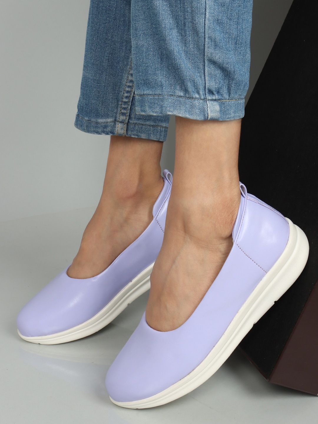 

ICONICS Women Round Toe Ballerinas, Lavender