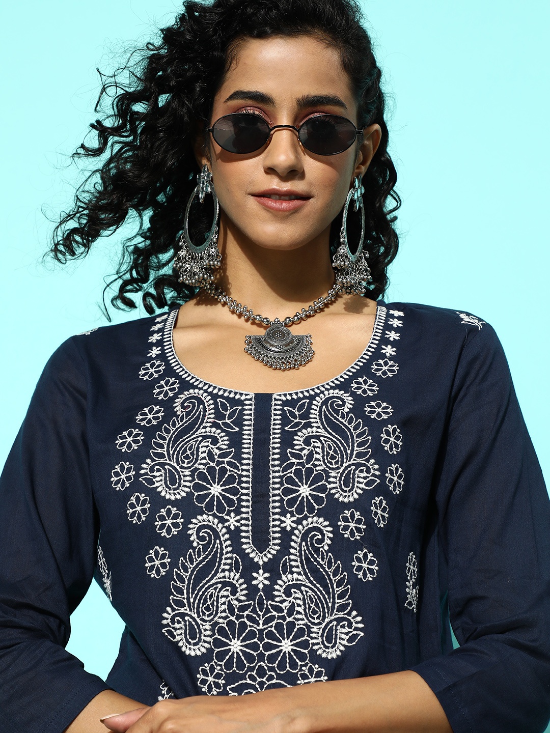 

Kvsfab Women Ethnic Motifs Embroidered Regular Chikankari Kurta with Trousers, Blue