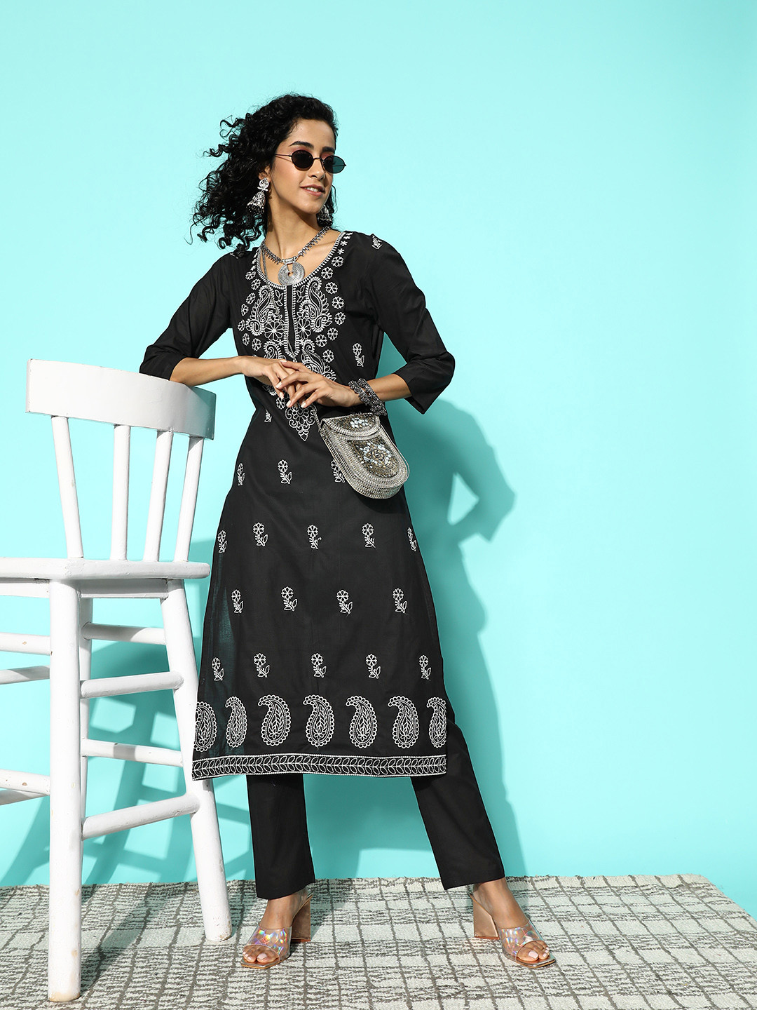 

Kvsfab Women Ethnic Motifs Embroidered Regular Chikankari Kurta with Trousers, Black