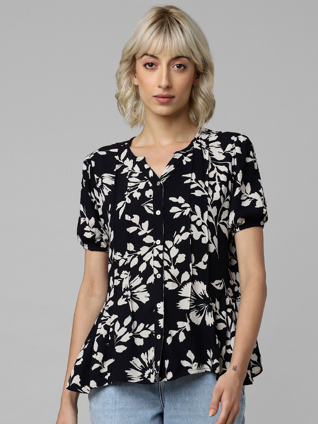 

ONLY Floral Printed Puff Sleeves Top, Black
