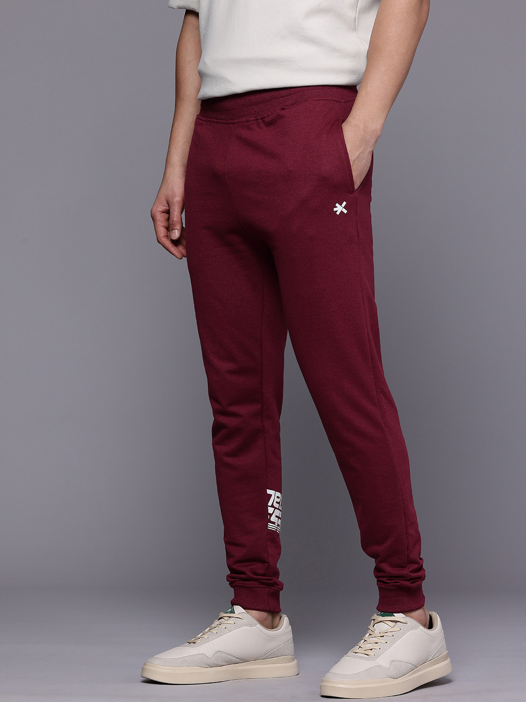 

HRX by Hrithik Roshan Men Typography Printed Regular Fit Joggers, Maroon