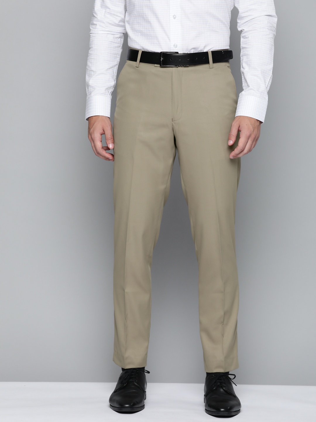 

DENNISON Men Smart Regular Fit Trousers, Beige