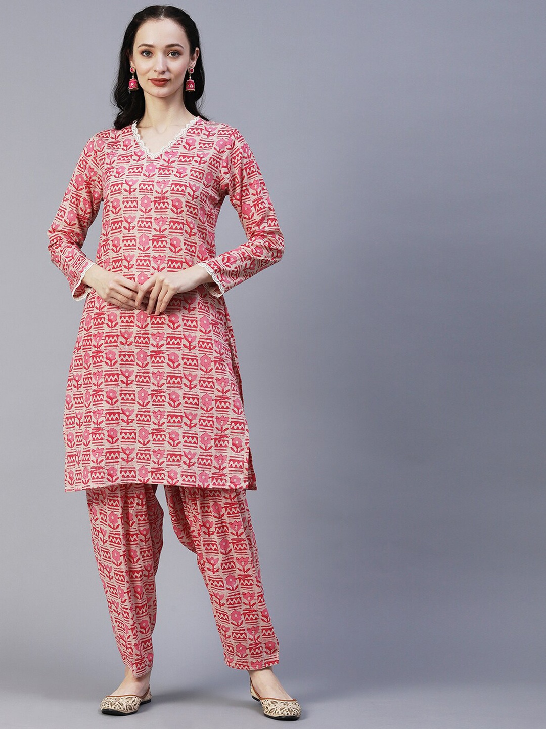

FASHOR Floral Printed V-Neck Lace Inserted Pure Cotton Kurta with Salwar, Pink
