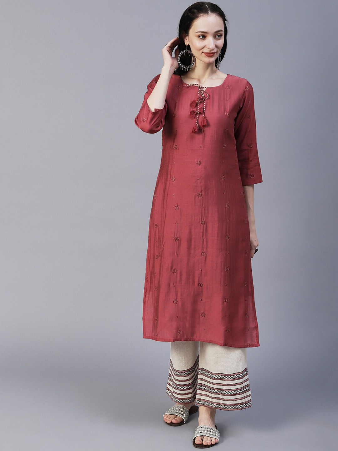 

FASHOR Floral Embroidered Straight Kurta, Maroon