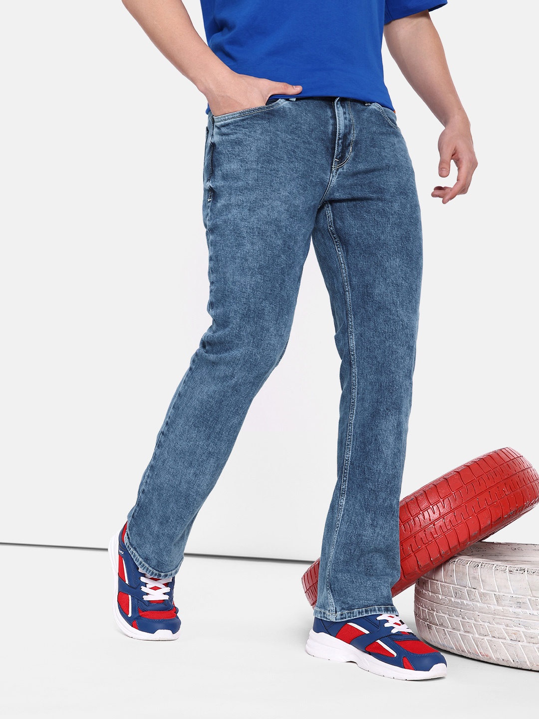 

The Roadster Life Co. Men Bootcut Heavy Fade Stretchable Vintage Jeans, Blue