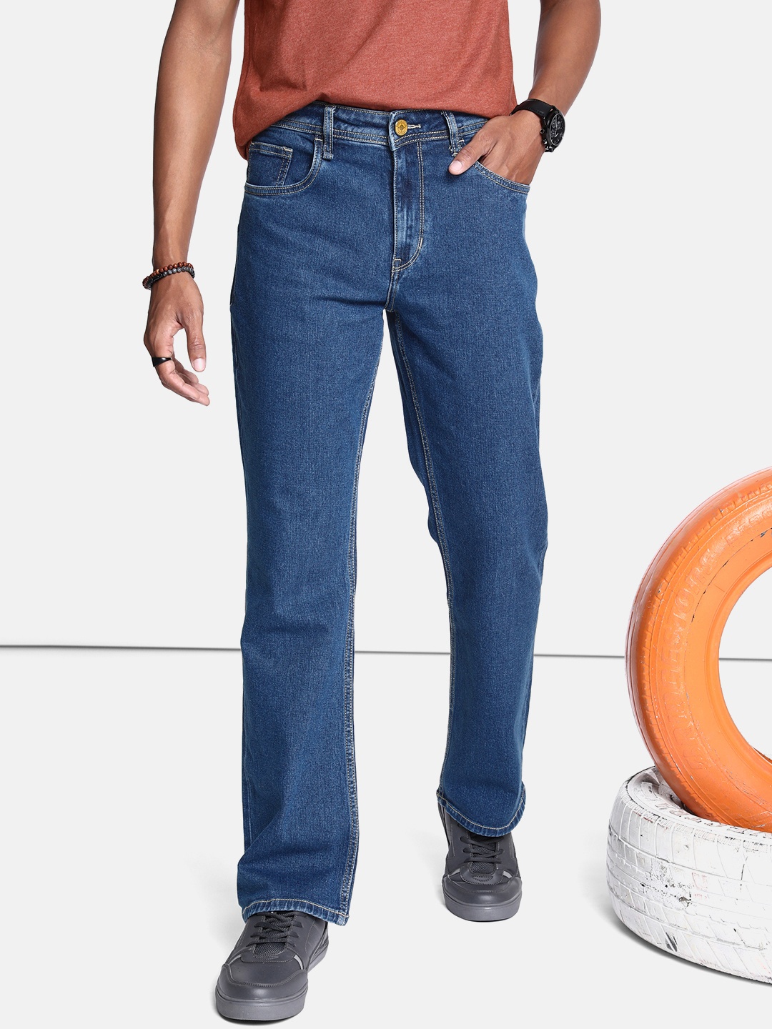

The Roadster Life Co. Men Bootcut Stretchable Jeans, Blue
